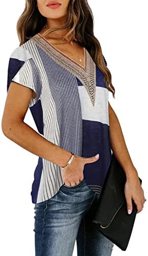 Ljetni vrhovi s laticama za žene 2023 Trendi čipka V vrat kratki rukav tiskani ležerni majica bluze
